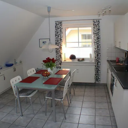 Helle Maisonettewohnung Im Buchenpark * Prerow